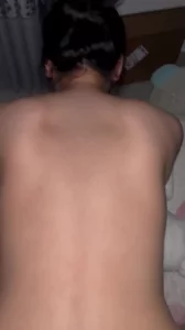 [原创]剃了毛真得劲，看一下我媳妇的骚逼深不深